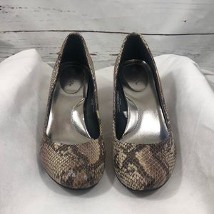 3/$15 Merona Snakeskin Pumps